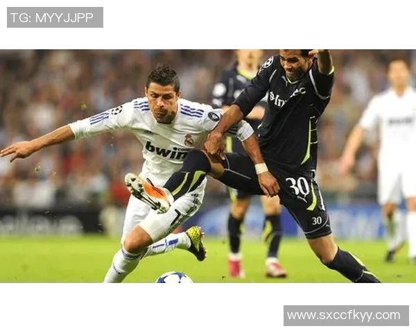 足球明星发型演变全景图揭秘从经典到时尚的风格变迁 足球明星发型演变全景图揭秘从经典到时尚的风格变迁