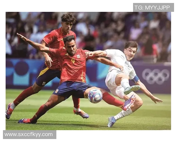 足球明星转身瞬间的魅力展示与精彩瞬间的视觉盛宴 足球明星转身瞬间的魅力展示与精彩瞬间的视觉盛宴