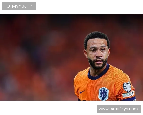 足球明星在球场上挥洒汗水的瞬间展现激情与荣耀的精彩瞬间